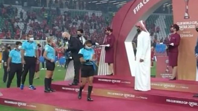 Member of Qatari Royal Family refused to fist bump female referees