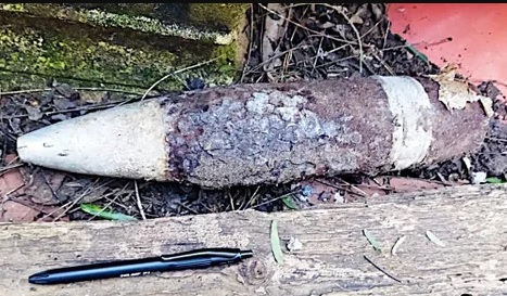 Children find device with eight kilos of explosives in school garden