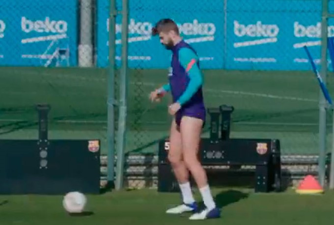 The best gift: Injured FC Barcelona's Gerard Piqué marks birthday by 'touching the ball again'