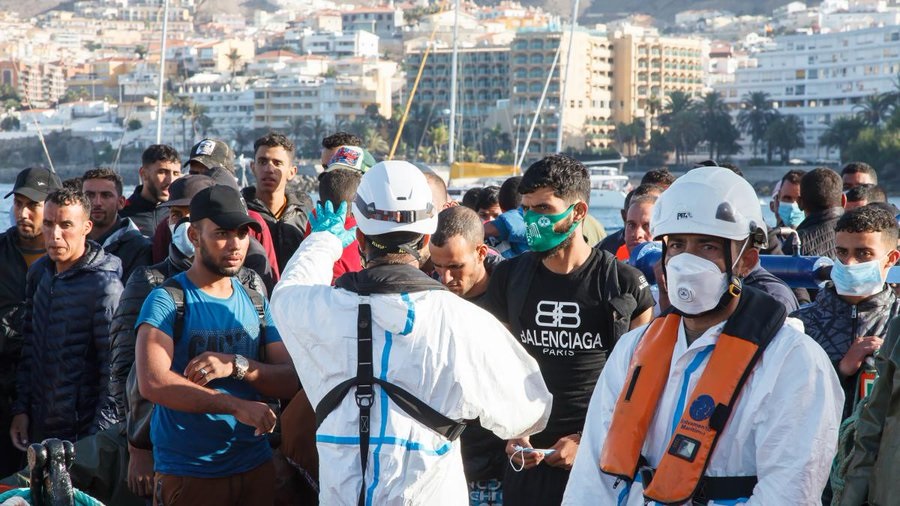 Gran Canaria Migrants: National Police Arrest 14 Boat Skippers