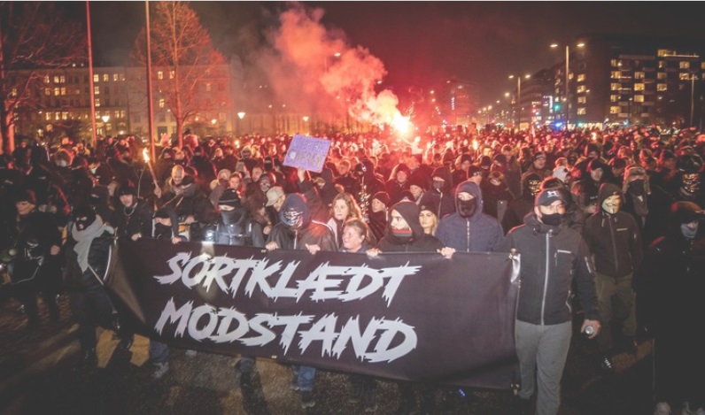 Anti-Lockdown Demonstrators March Through Copenhagen After Activist Receives 2-Yr Jail Term