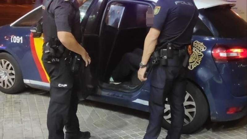 Man Arrested in Valencia For Impersonating a Well-Known Singer to Gain Sexual Videos