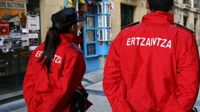 Ertzaintza officers