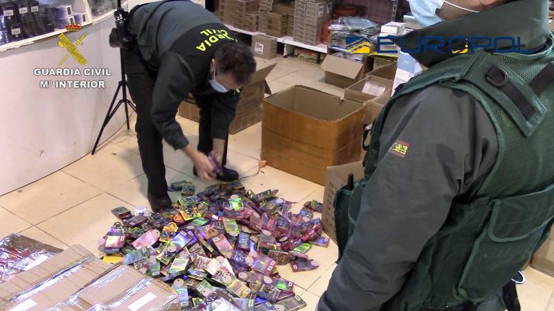 Guardia Civil Removes 150,000 Fake Toys from Sale