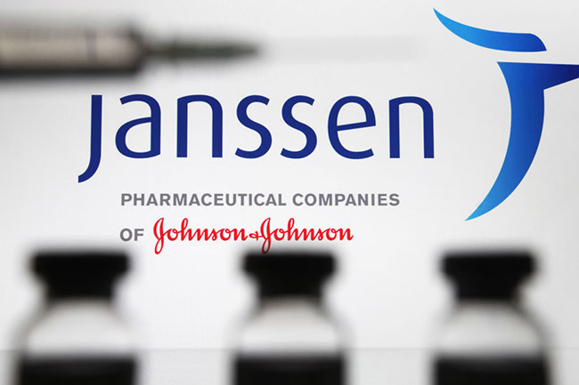 Carolina Darias delays the decision on need for second Janssen doses