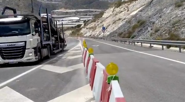 Traffic restored on A-7 in Granada 7 weeks after landslide
