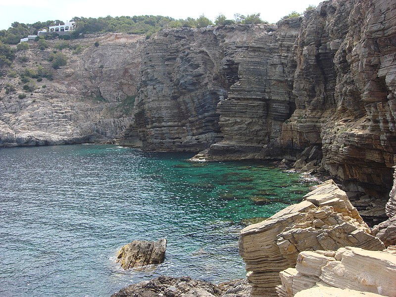 British Man Dies In Ibiza While Taking Photos Underwater