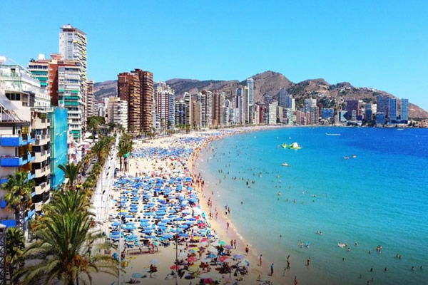 Benidorm Will Remove Sunbeds And Umbrellas On Beaches During May