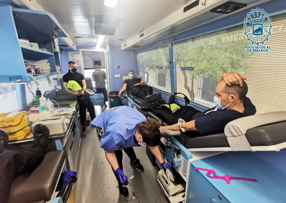 Málaga Local Police Officers Participate In Blood Donation Campaign