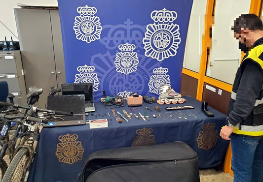 Málaga Police Arrest 'Red-Handed', A Man Wanted For 14 Robberies