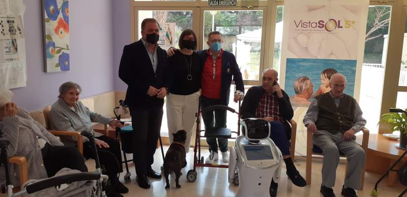 'Caring' robot in trials at Costa Blanca nursing home