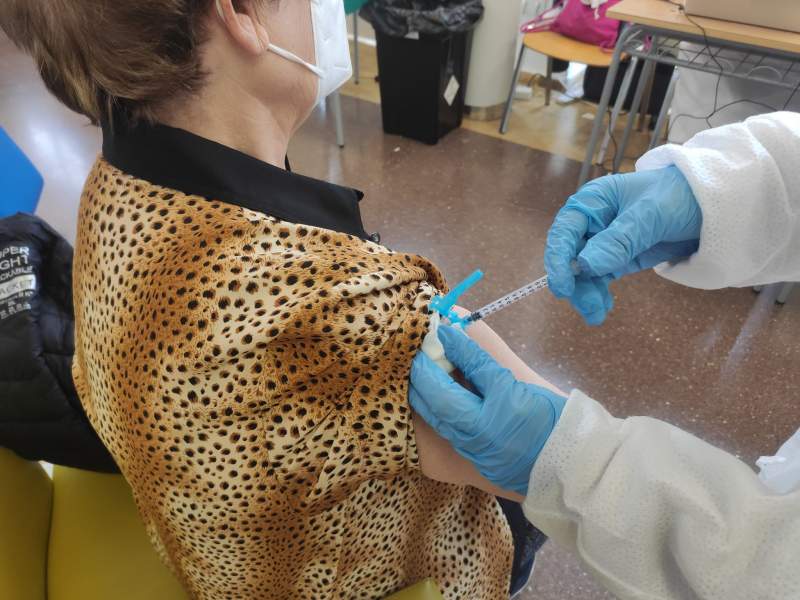 Mass vaccination centre's in Valencia temporarily close due to lack of doses