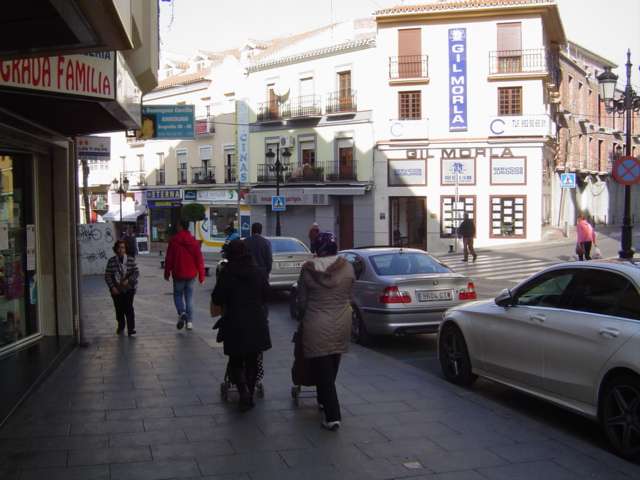 Traders and Velez-Malaga Council thrash out pedestrianisation plans