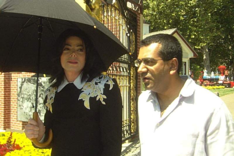 Jackson Family 'Threatens To Sue' Martin Bashir Over His Interview With Michael