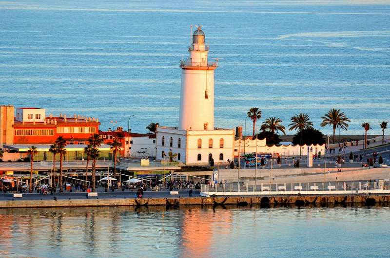 Symbolic Act To Protect La Farola de Málaga on It's 204 Birthday