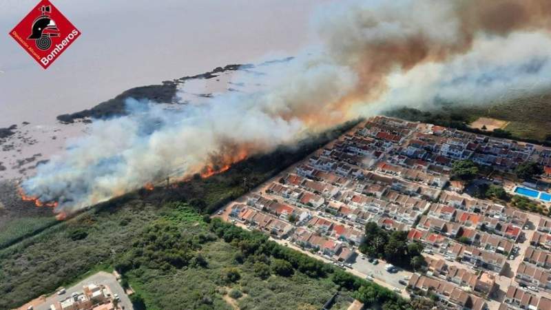 Fire Crews Tackle Blaze in Alicante salt lake