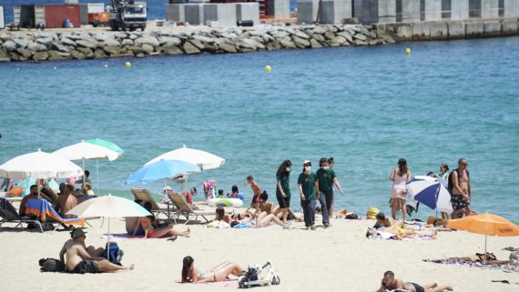 Barcelona prepares its coastline for a surge in beachgoers