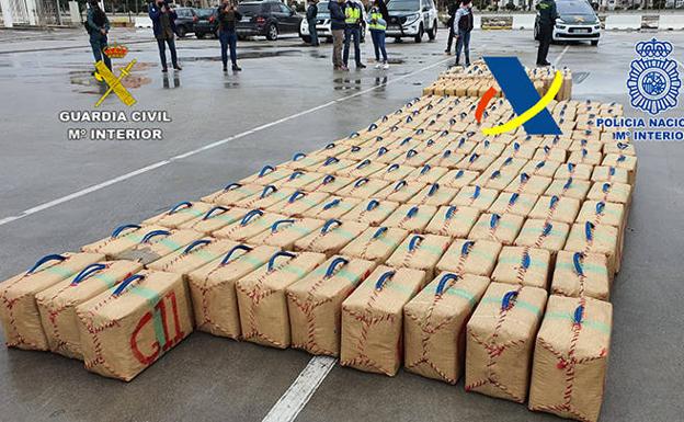 Police Seize 7 Tonnes of Hashish from Ship off Costa del Sol