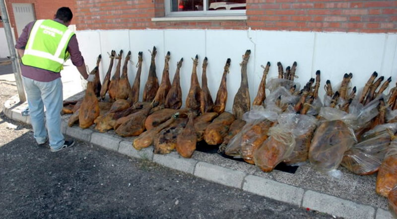 Thieves Escape With Stash Of Hams In La Puebla del Río, Sevilla