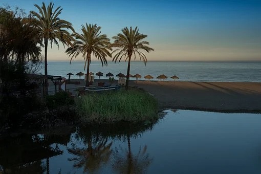 night clubs Andalucia Marbella Overnight Beach Closures