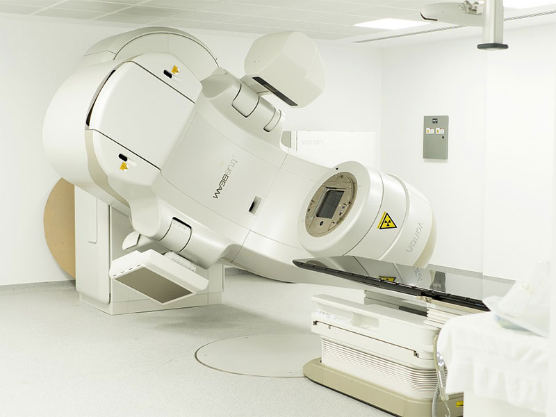 Quirónsalud Torrevieja acquires a new state-of-the-art linear accelerator for the treatment of all types of cancers with radiotherapy