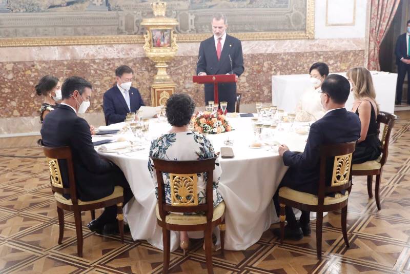 Formal dinner with President Moon, King Felipe VI and Pedro Sánchez