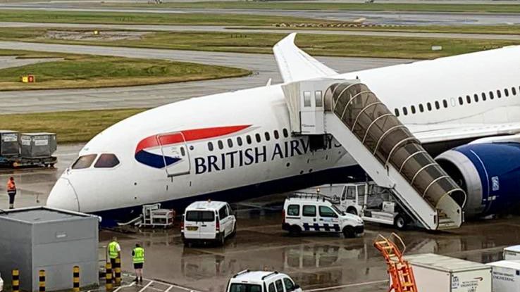 British Airways Jet Suffers 'Nose Collapse" At Heathrow Airport