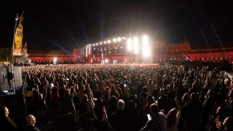 Feria concerts Sevilla's Plaza de España