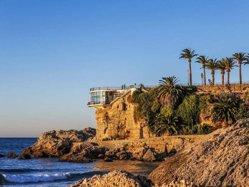Nerja awarded best beach destination in La Razón awards