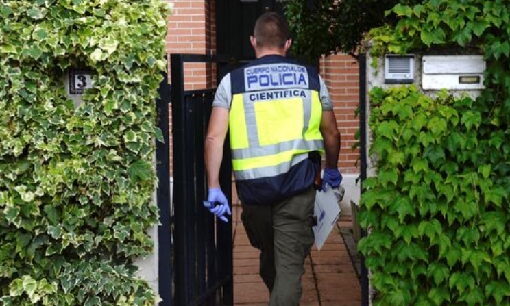 Valladolid Man Stabs His Wife In The Chest Then Self-Harms