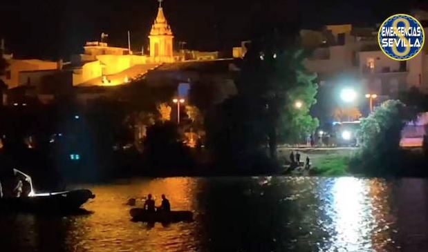 Two boats and six divers join Seville River Search