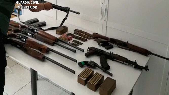 Guardia Civil seize 'Weapons of War' from crime gang linked to the distribution of drugs in Gibraltar and Marbella
