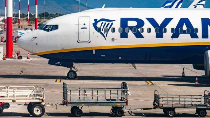 Man on Ryanairflight to Malaga kicked off plane for wheelchair being "too heavy"