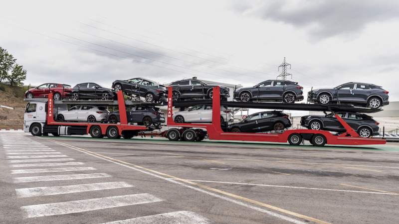 Seat and Setram launch the first giant vehicle transporter in Spain