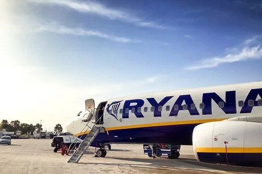 Ryanair Brit passenger dies of suspected heart attack at 35,000ft