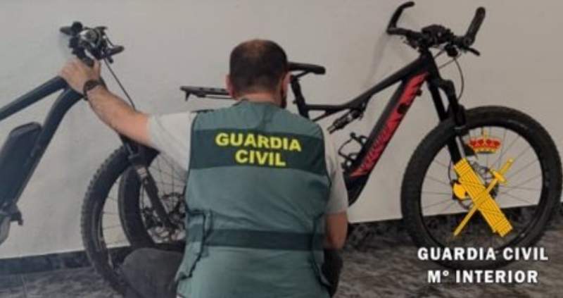 Four minors investigated for allegedly stealing bicycles from boat in Almerimar Marina