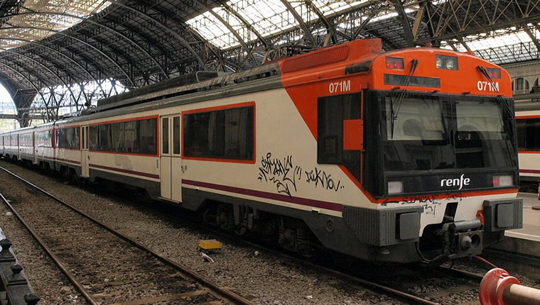 Ticketless passenger assaults two guards on Barcelona train