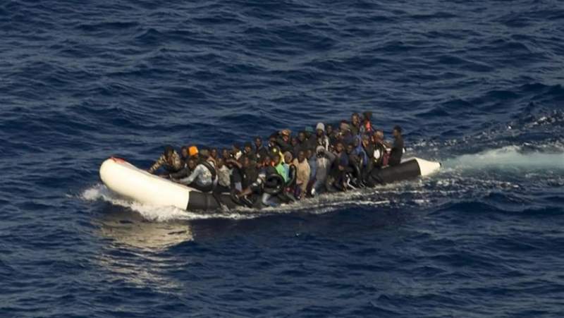 280 migrants arrive in the Canary Islands.