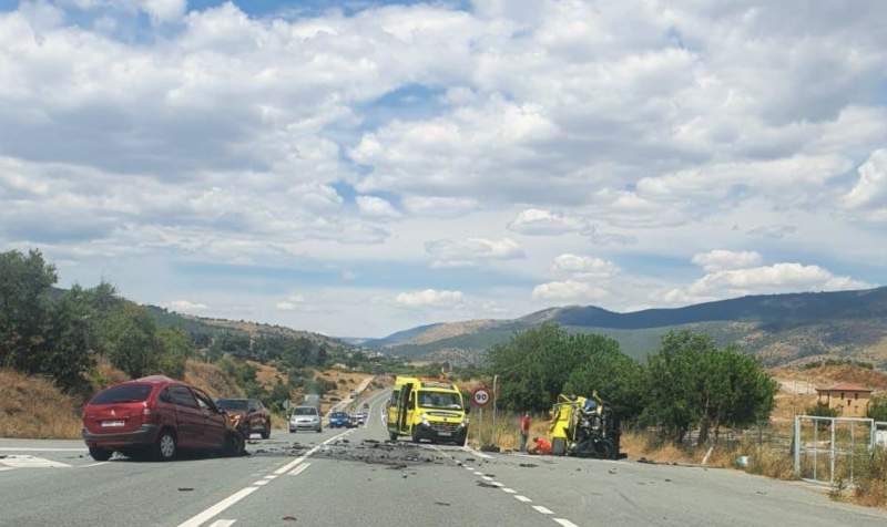 Head-on ambulance collision leaves one dead and two injured in Spain