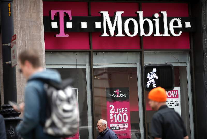 Cyberhackers steal the personal data of 50 million T-Mobile users