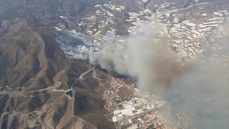 Firefighters Helicopters and 4 aeroplanes tackle fierce blaze in Granada