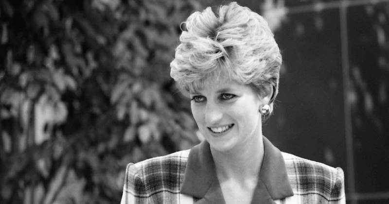 Earl Spencer shares heartbreaking new photo as world remembers Princess Diana- 'England's Rose'