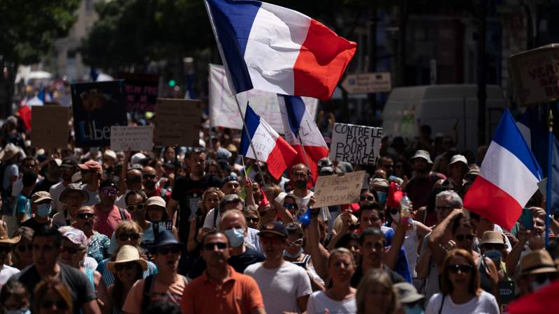 French protesters denounce COVID health pass rules for fifth weekend