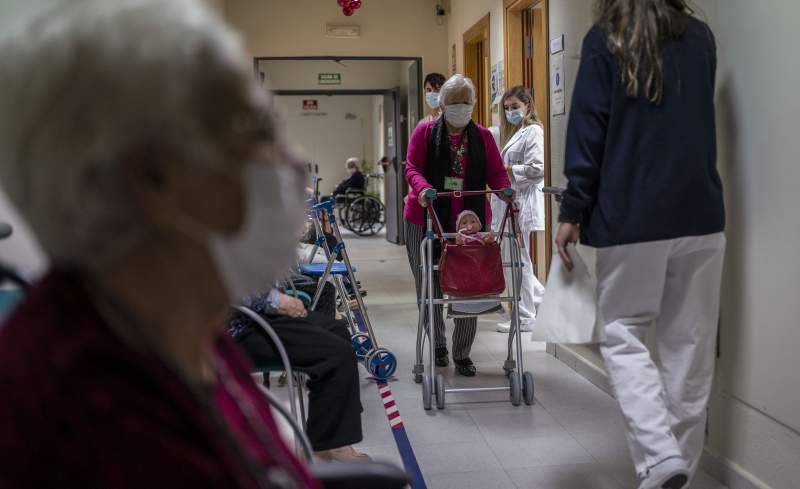 Nursing home care workers in Andalucia to be forced to take PCR tests