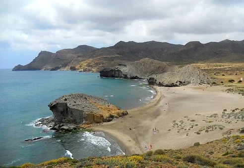 Cabo de Gata bus service used by over 8000 beachgoers