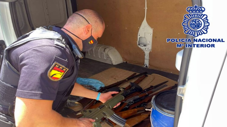 Elderly man in Murcia has huge arsenal of weapons confiscated