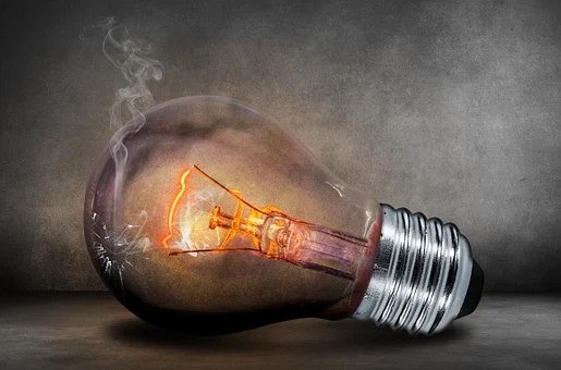 Electricity bills skyrocket as Spain is caught in the grips of a heat wavea-light.html/light-bulb-503881__340