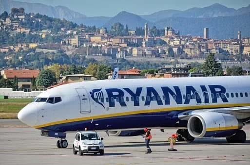 Ryanair blames UK government as it pulls out of Northern Ireland