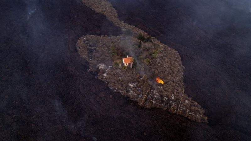 Breaking News: La Palma's miracle house now destroyed by lava