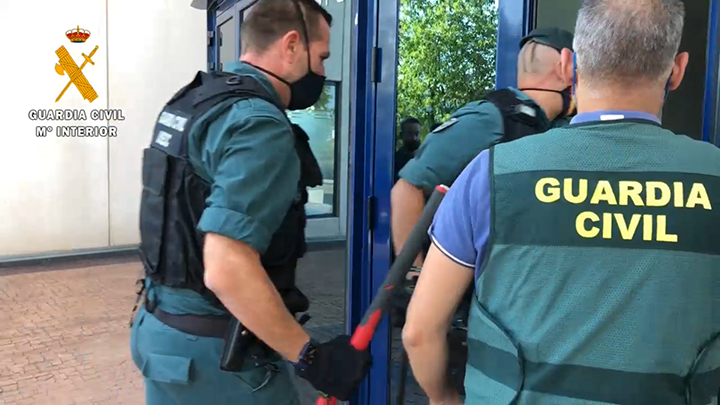 Guardia Civil arrests gang who defrauded nearly 600 elderly people